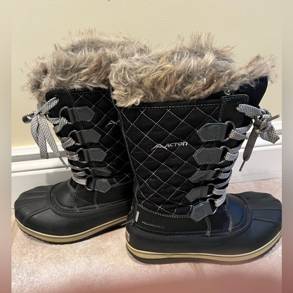 Snow Boots, Size 5 - Picture 2 of 11